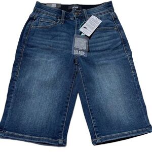 LulaRoe Women’s 24 Mid Rise Distressed Bermuda Jean Shorts NWT